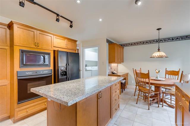 1 725 Rochester Avenue, Coquitlam 16