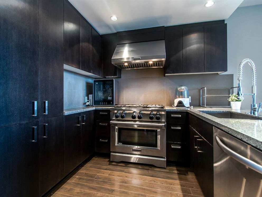 2703 3008 Glen Drive, Coquitlam 8