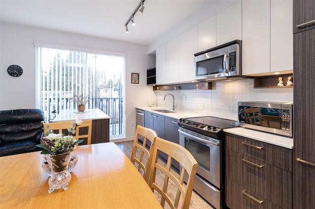 302 608 Como Lake Ave, Coquitlam 12