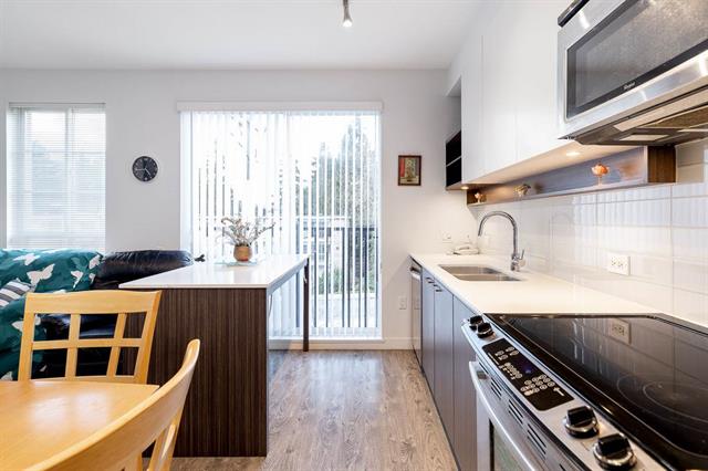 302 608 Como Lake Ave, Coquitlam 14