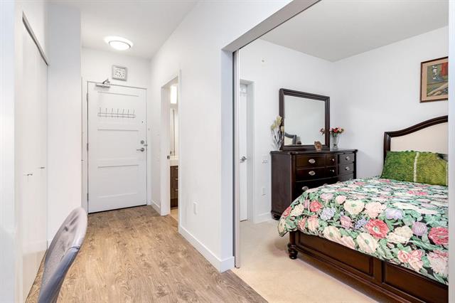 302 608 Como Lake Ave, Coquitlam 16