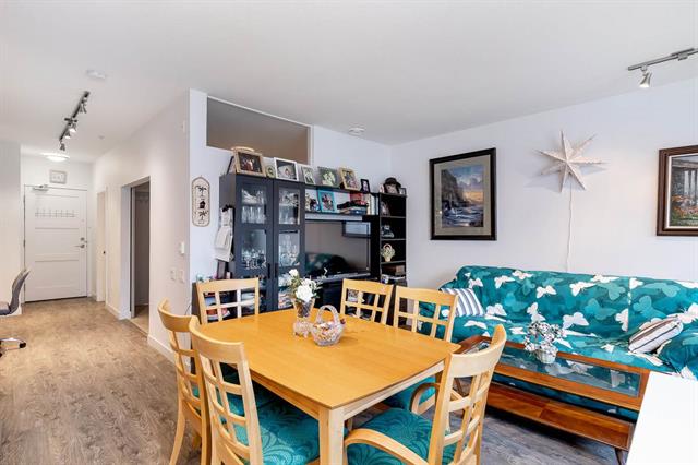 302 608 Como Lake Ave, Coquitlam 8