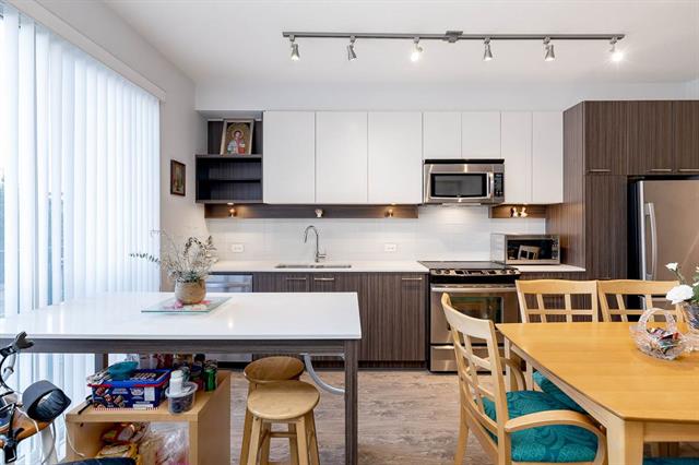 302 608 Como Lake Ave, Coquitlam 10