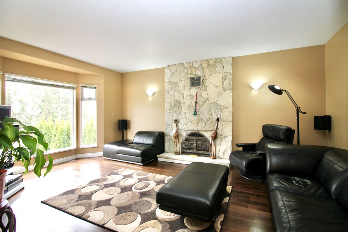 430 Riverview Crescent, Coquitlam 3