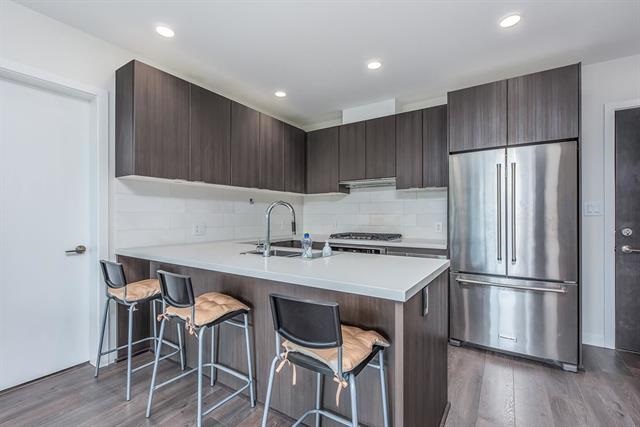 1106 530 Whiting Way, Coquitlam 10