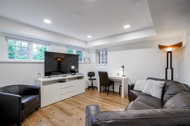 903 Walls Avenue, Coquitlam 23