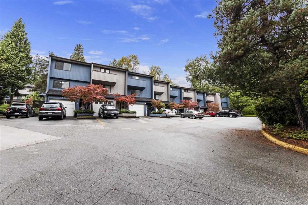 Mariner Mews | 2970 Mariner Way