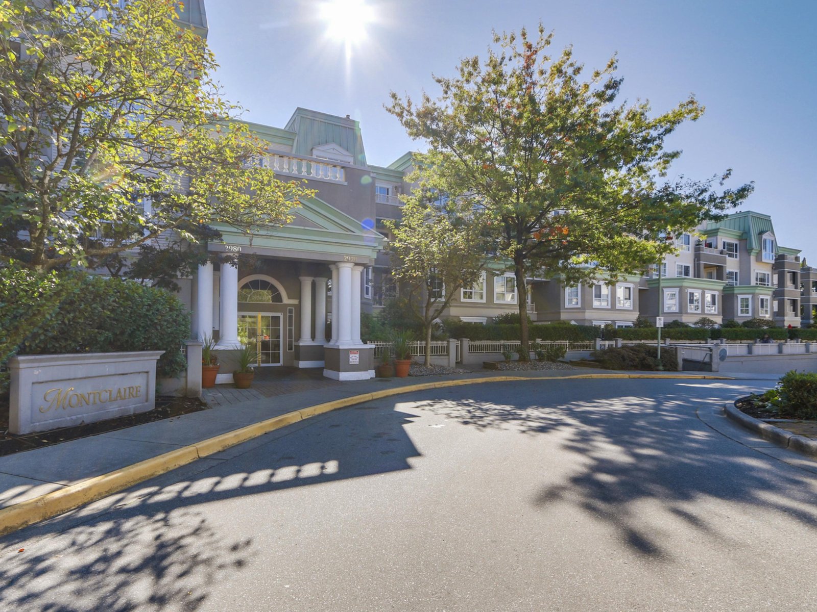 Montclaire | 2980 Princess Crescent 3
