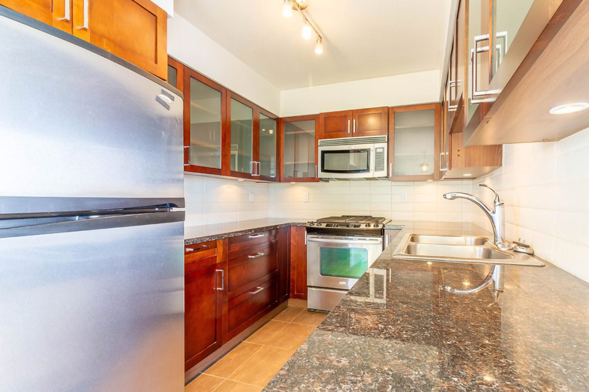 1304 1 Renaissance Square, New Westminster 8