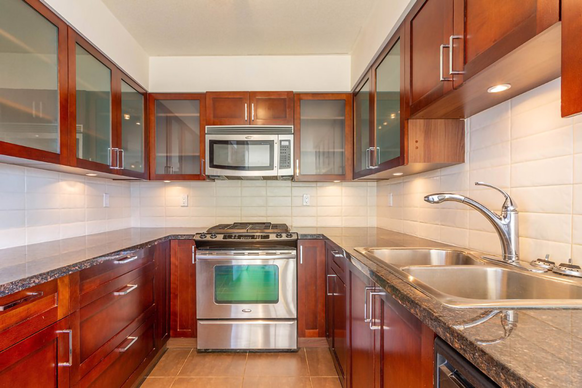 1304 1 Renaissance Square, New Westminster 9