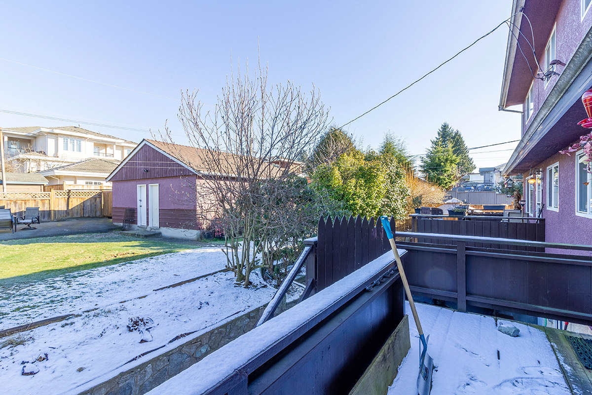6523 6525 Lochdale Street, Burnaby North 24