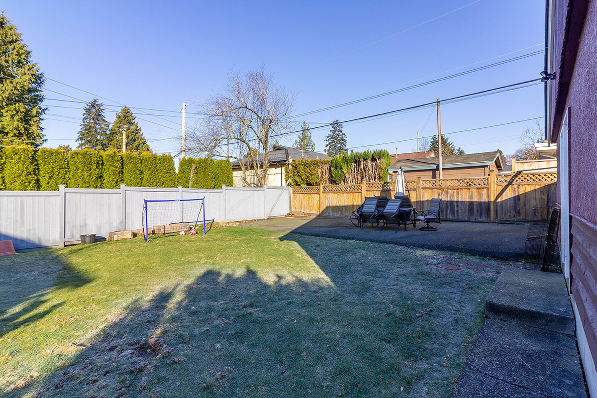 6523 6525 Lochdale Street, Burnaby North 26
