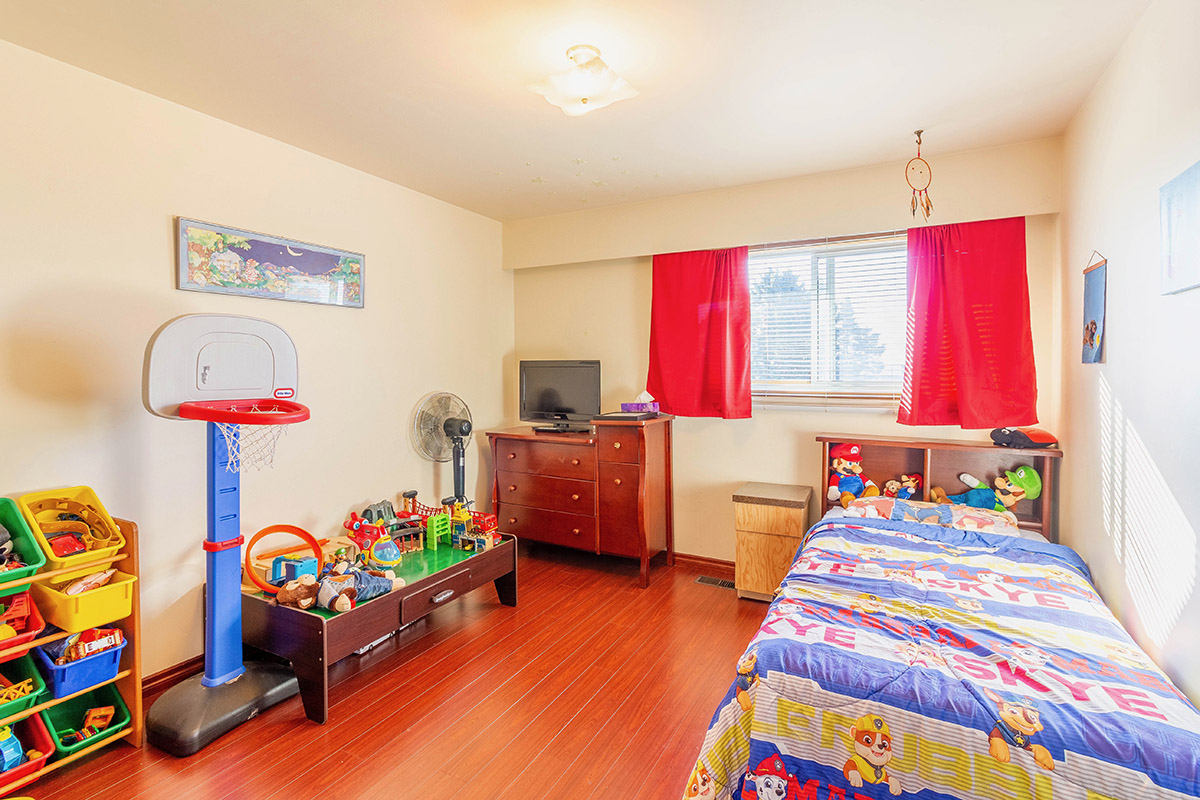 6523 6525 Lochdale Street, Burnaby North 9