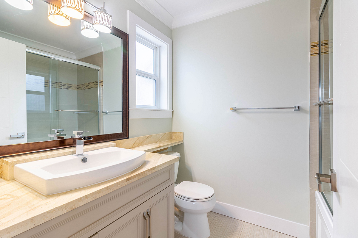 1730 Como Lake Avenue, Coquitlam 30