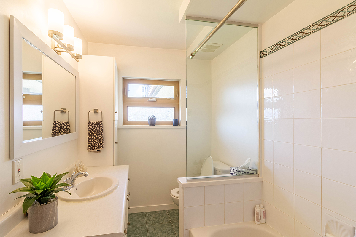 4666 Highlawn Drive, Burnaby North 18
