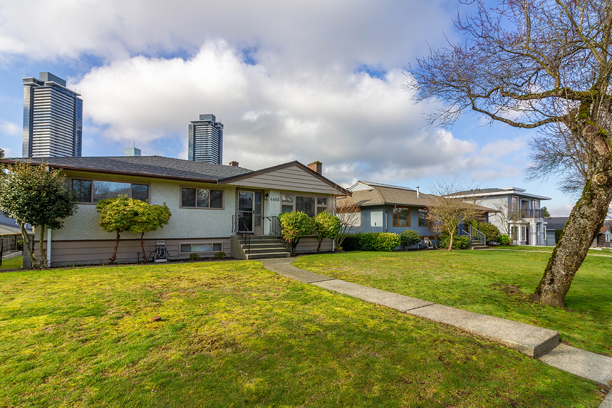 4666 Highlawn Drive, Burnaby North 2