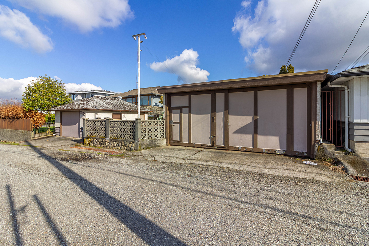 4666 Highlawn Drive, Burnaby North 24