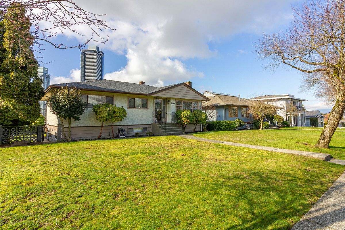 4666 Highlawn Drive, Burnaby North 31