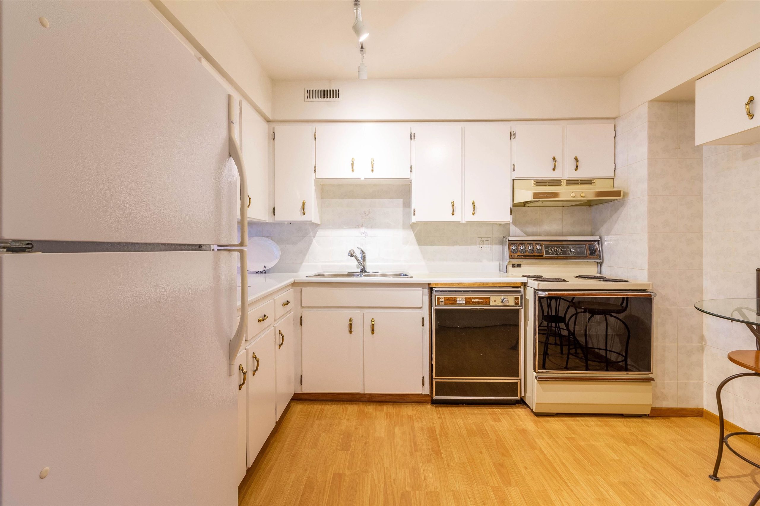 7336 Coronado Drive, Burnaby 11