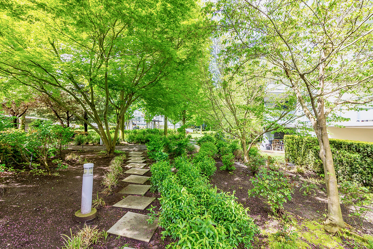 307 2225 Holdom Avenue, Burnaby 23