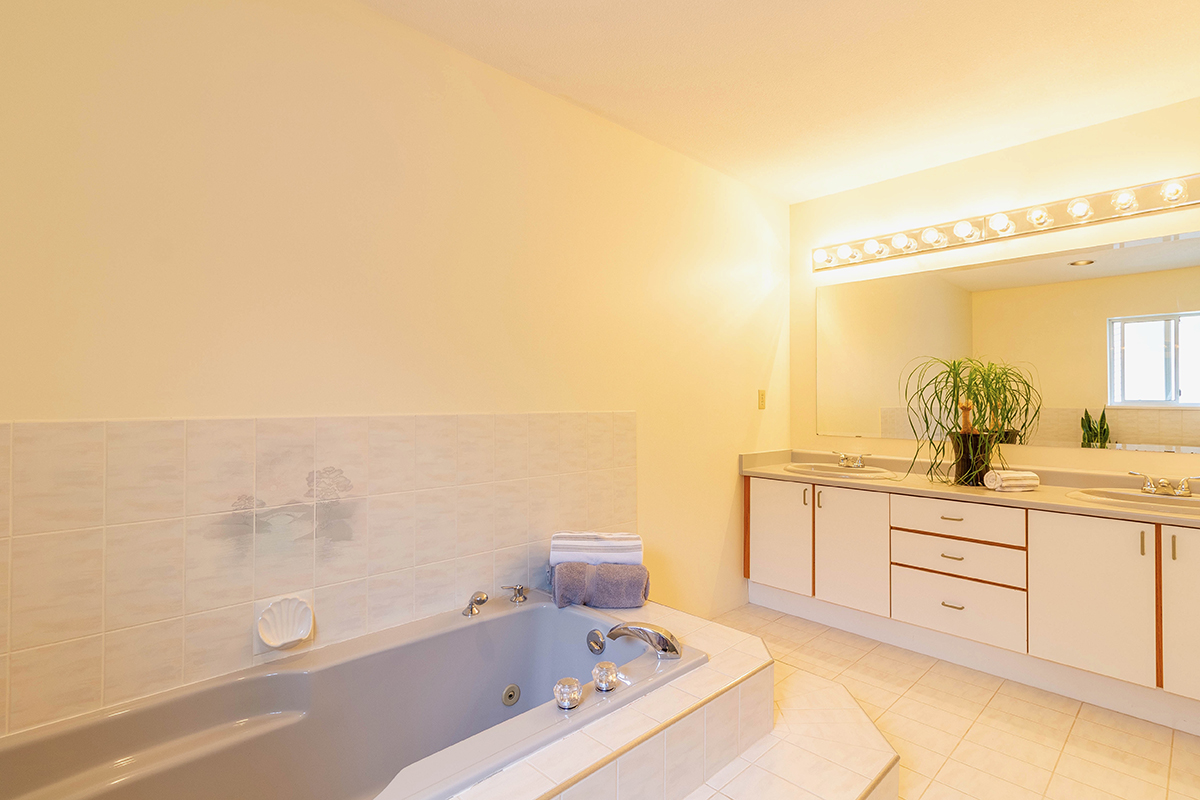 7305 Queenston Court, Burnaby 24