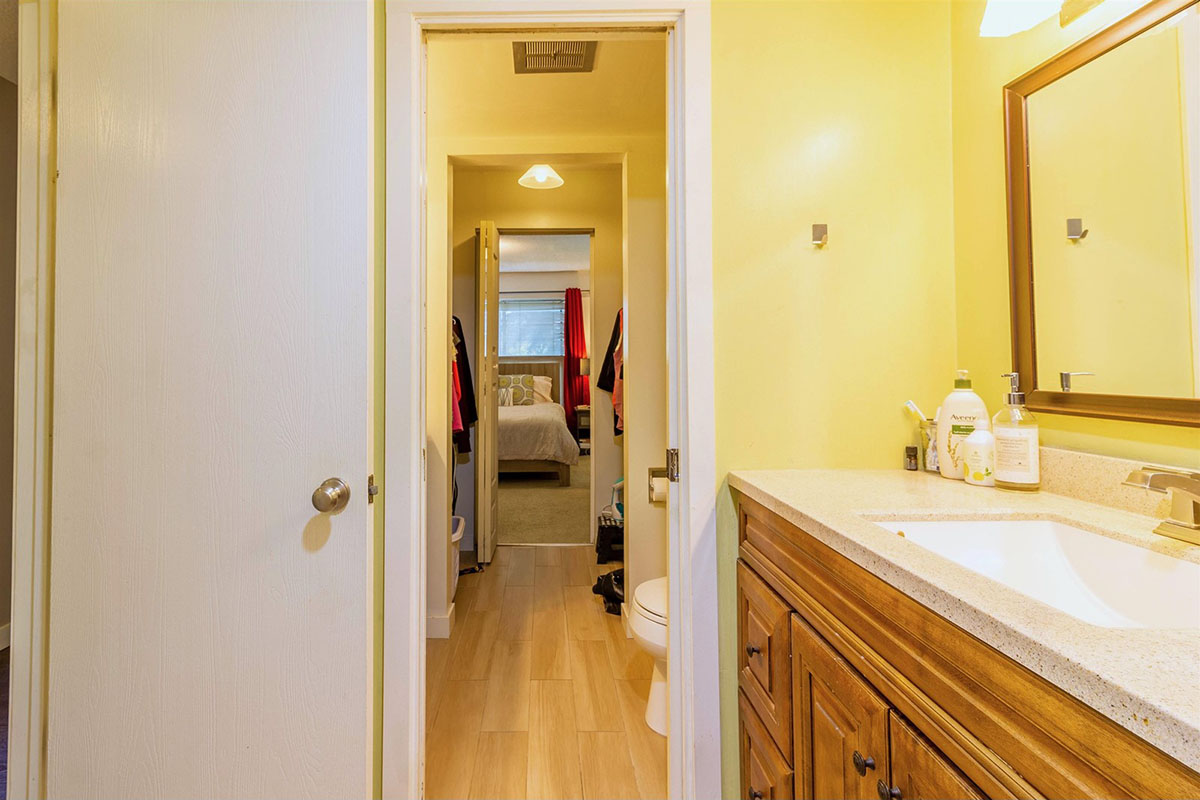 205 1025 Cornwall Street, New Westminster 12