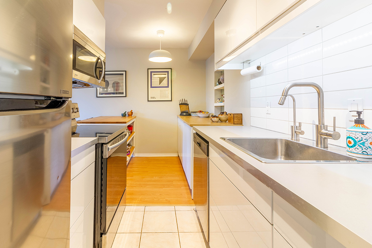 301 241 St. Andrews Avenue, North Vancouver 13