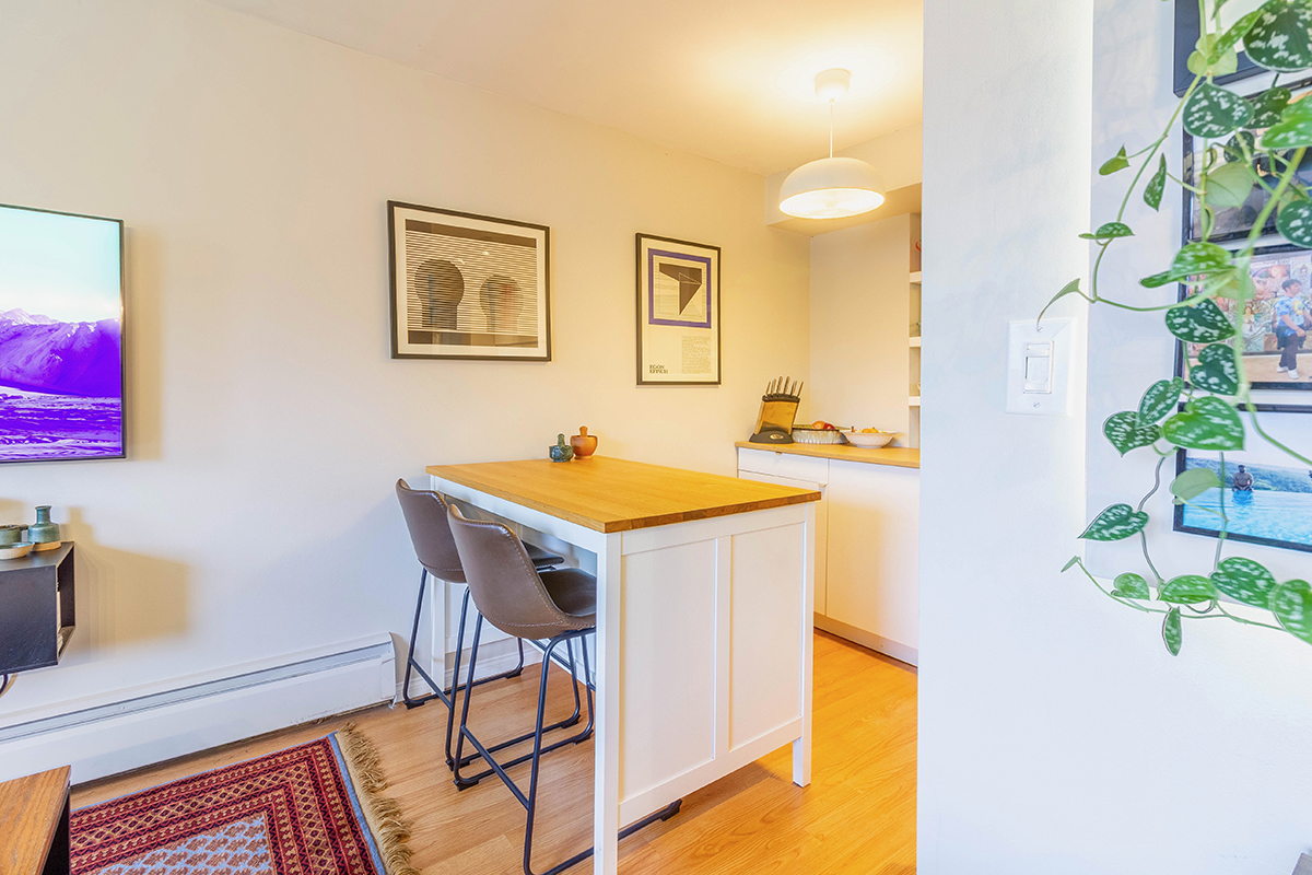 301 241 St. Andrews Avenue, North Vancouver 9
