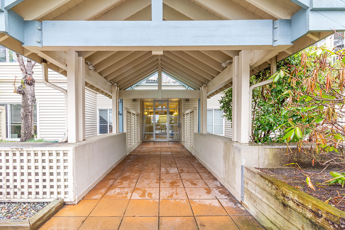 204 10668 138 Street, Surrey 23