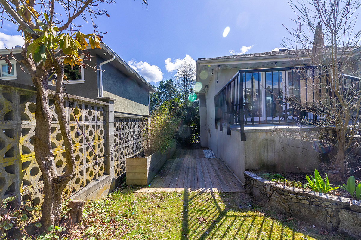 5331 Venables Street, Burnaby 35