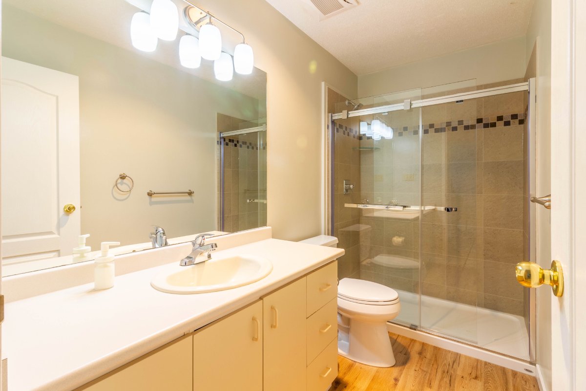 8 7315 Montecito Drive, Burnaby 19