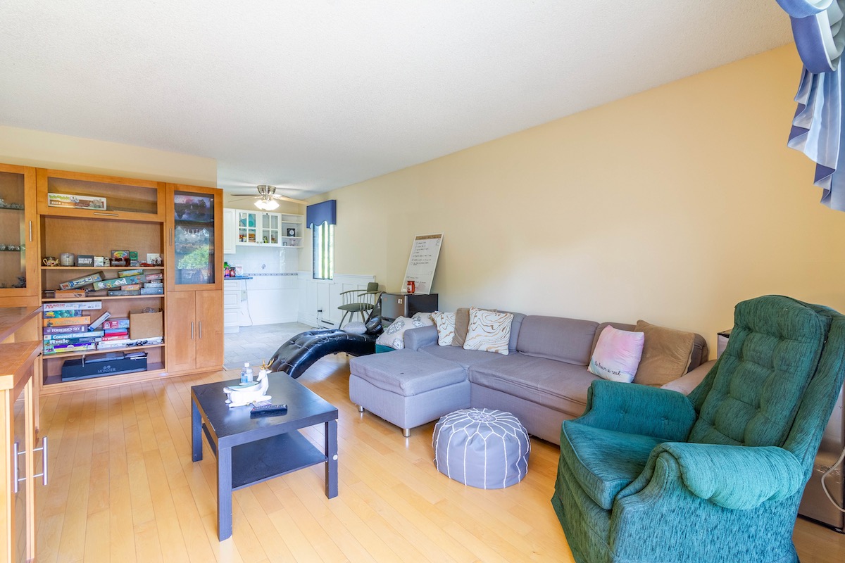 209 8700 ACKROYD ROAD 5