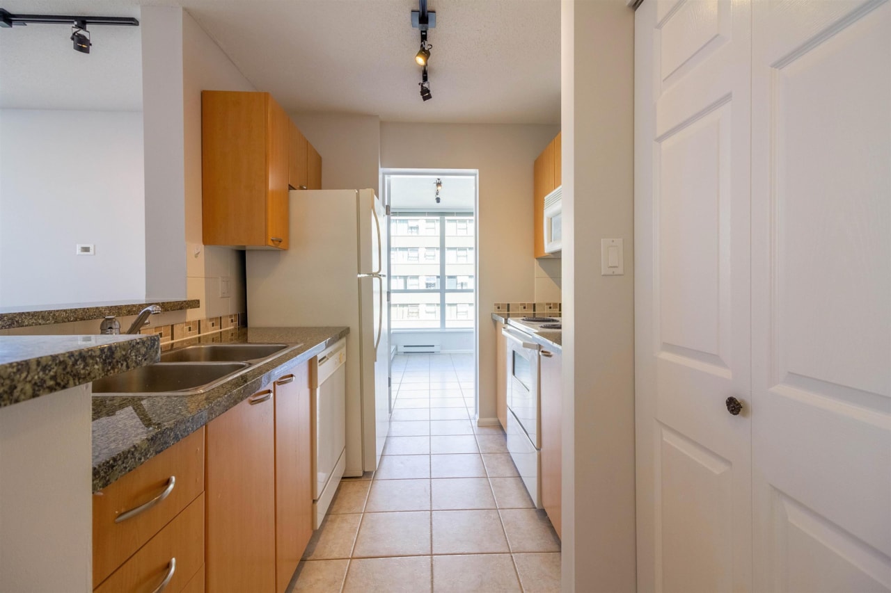 1706 1420 W GEORGIA STREET 21