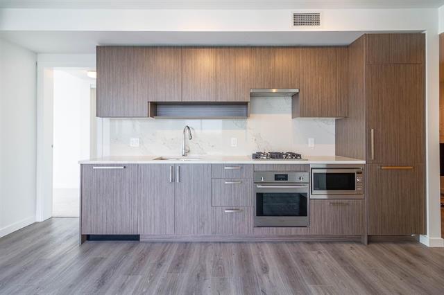 1611 13350 CENTRAL AVENUE, Surrey 7
