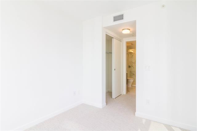 1611 13350 CENTRAL AVENUE, Surrey 10