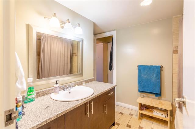 209 4941 Lougheed Hwy, Burnaby 13