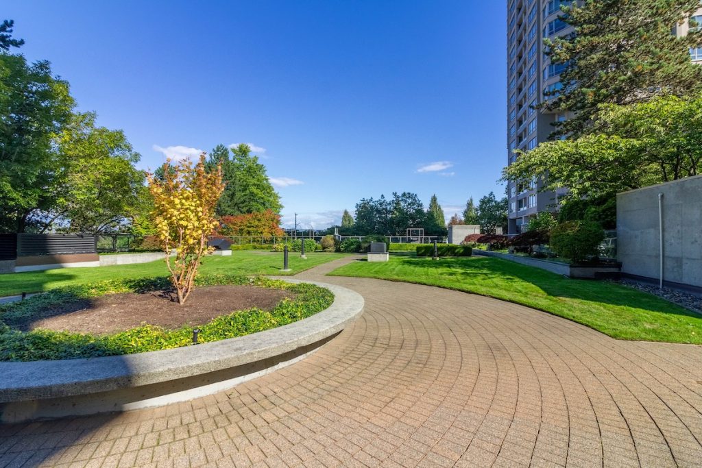 1008 6070 McMurray Ave, Burnaby 40