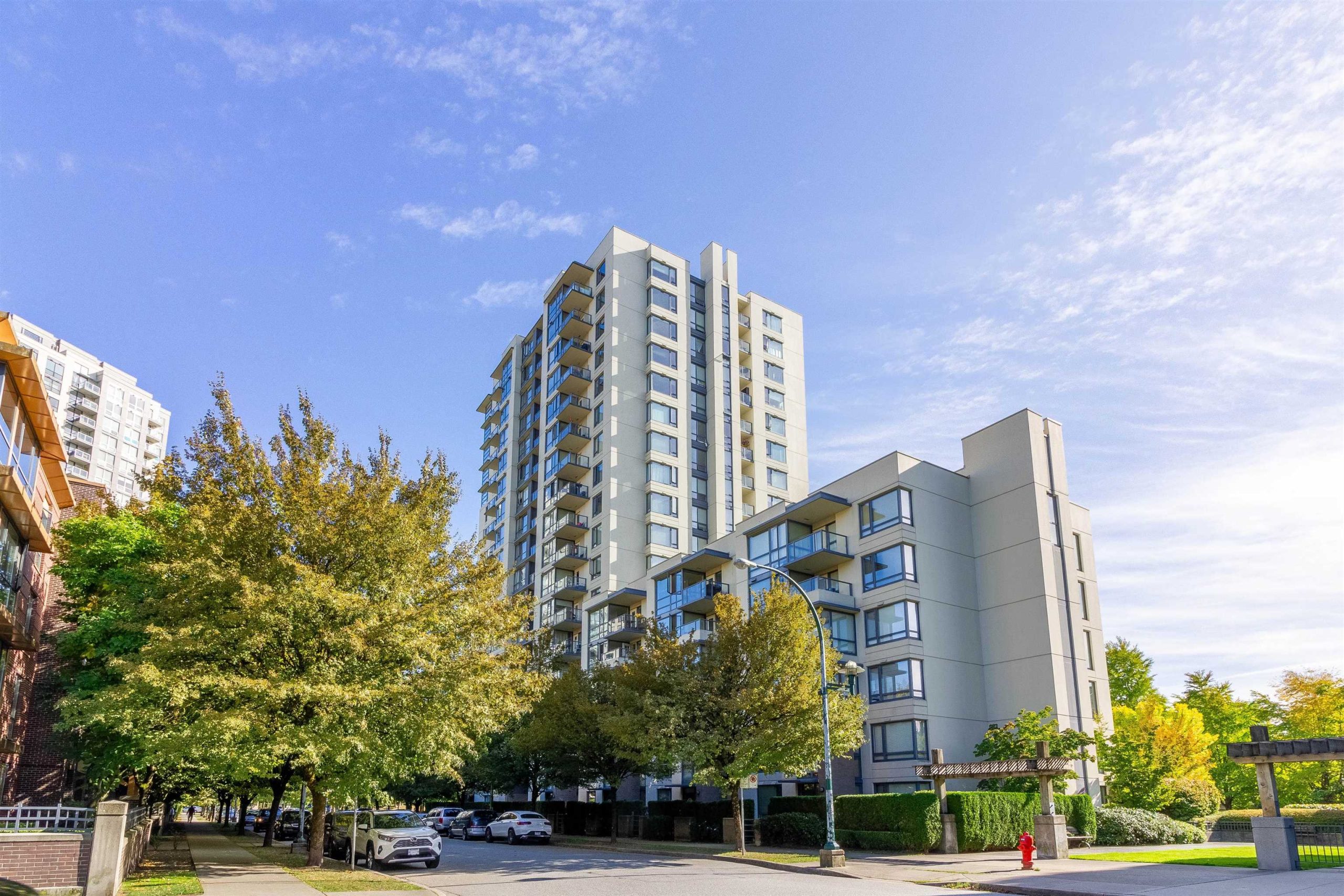 310 3588 CROWLEY DRIVE, VANCOUVER