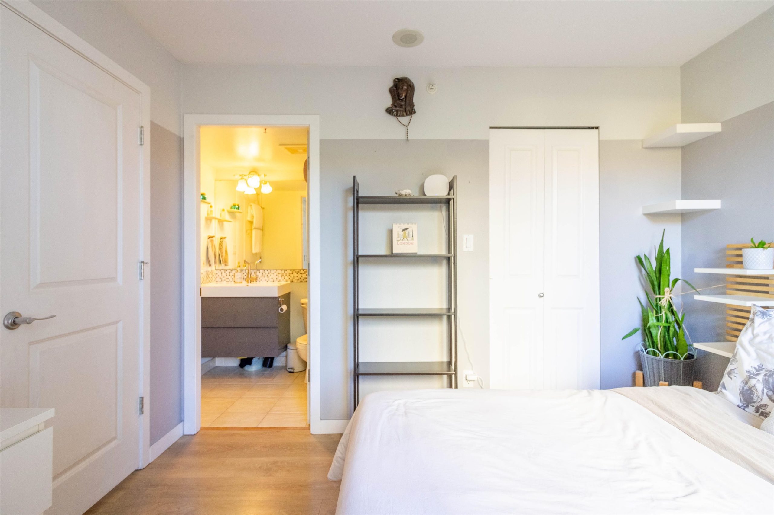 310 3588 CROWLEY DRIVE, VANCOUVER 19