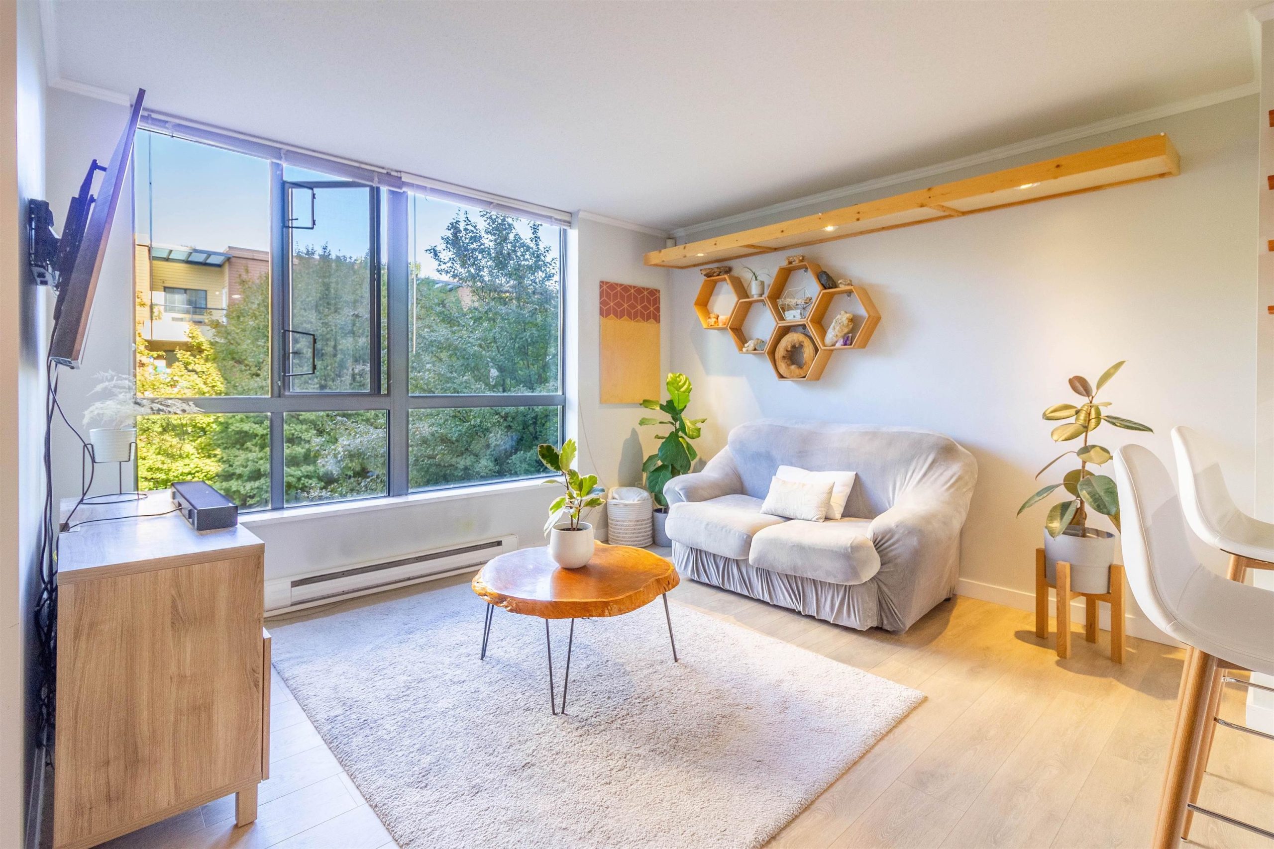 310 3588 CROWLEY DRIVE, VANCOUVER 2