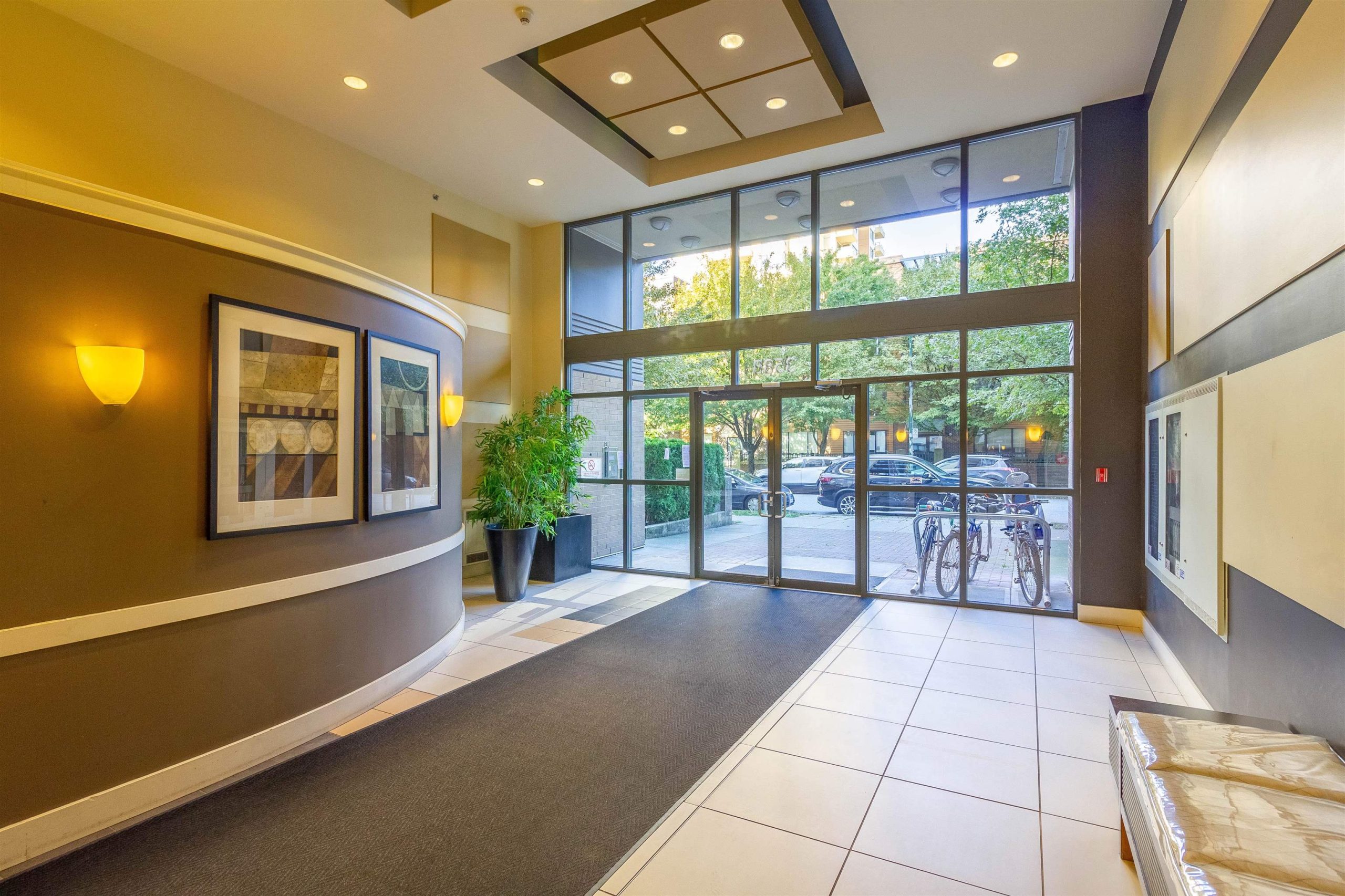 310 3588 CROWLEY DRIVE, VANCOUVER 27