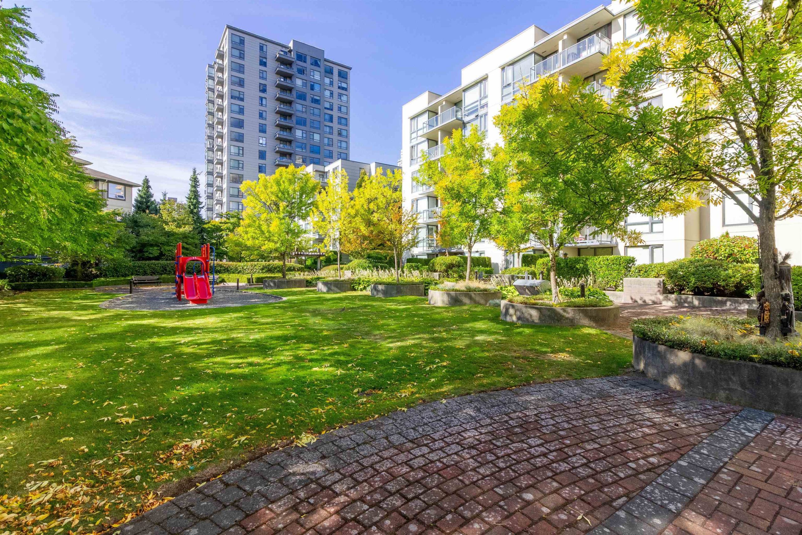 310 3588 CROWLEY DRIVE, VANCOUVER 28