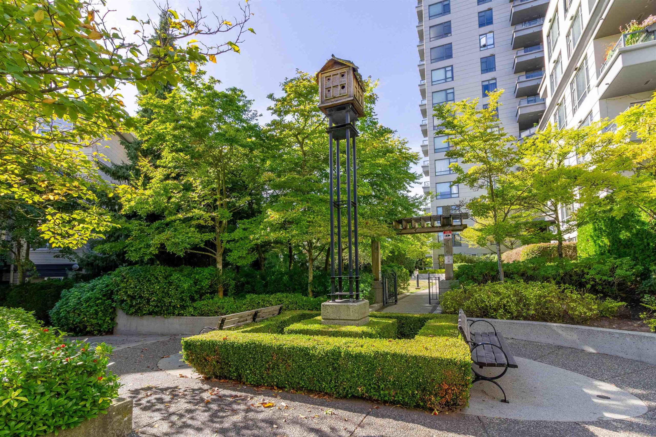 310 3588 CROWLEY DRIVE, VANCOUVER 31