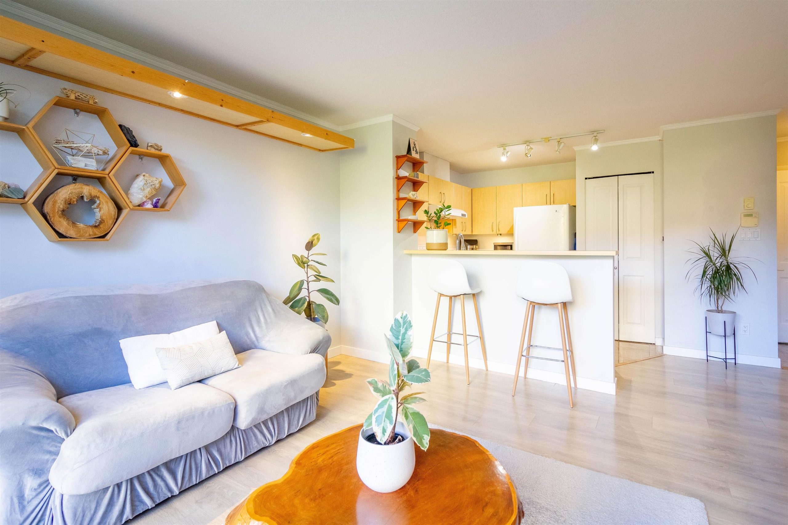 310 3588 CROWLEY DRIVE, VANCOUVER 4