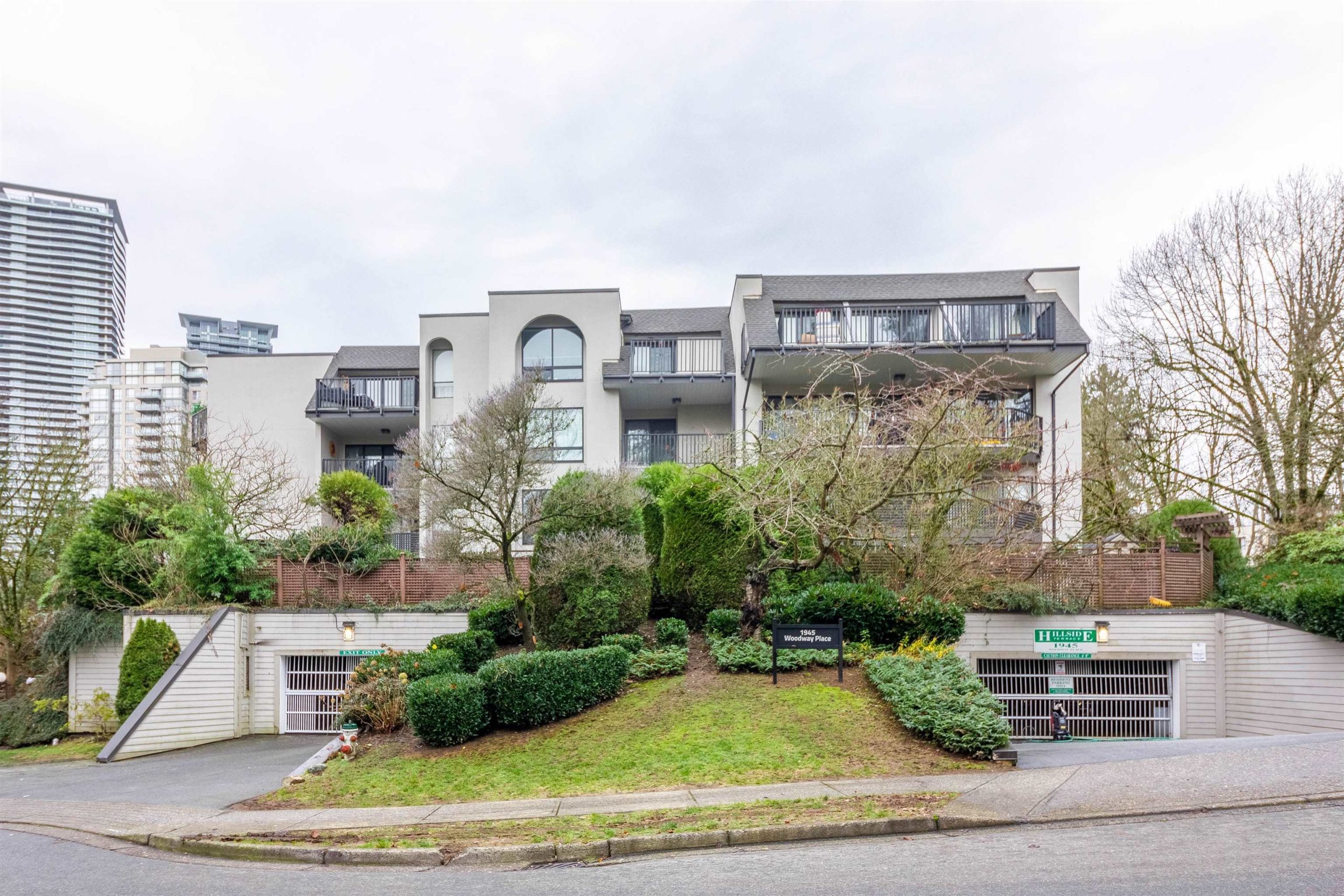 220 1945 WOODWAY PLACE, Burnaby