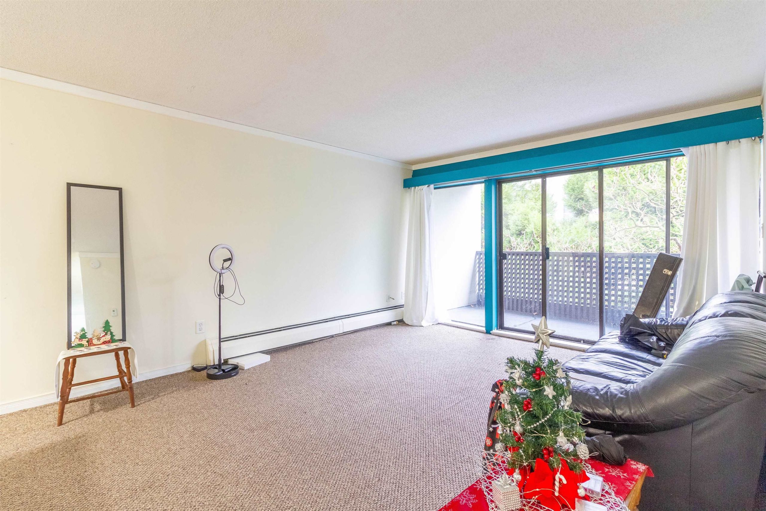 220 1945 WOODWAY PLACE, Burnaby 2