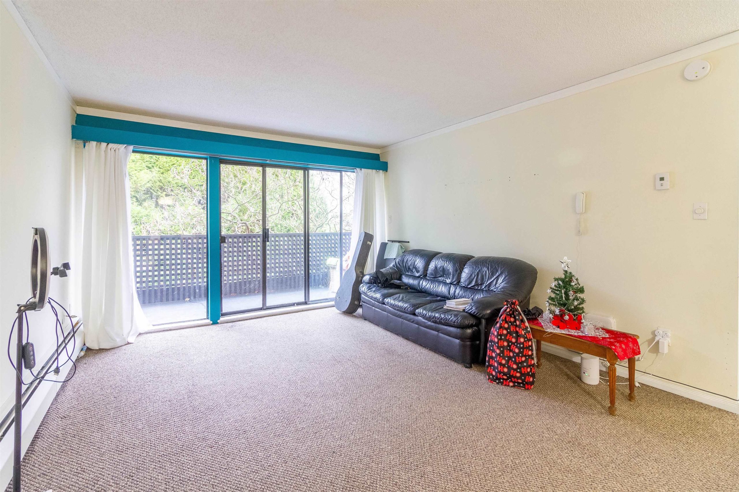 220 1945 WOODWAY PLACE, Burnaby 4