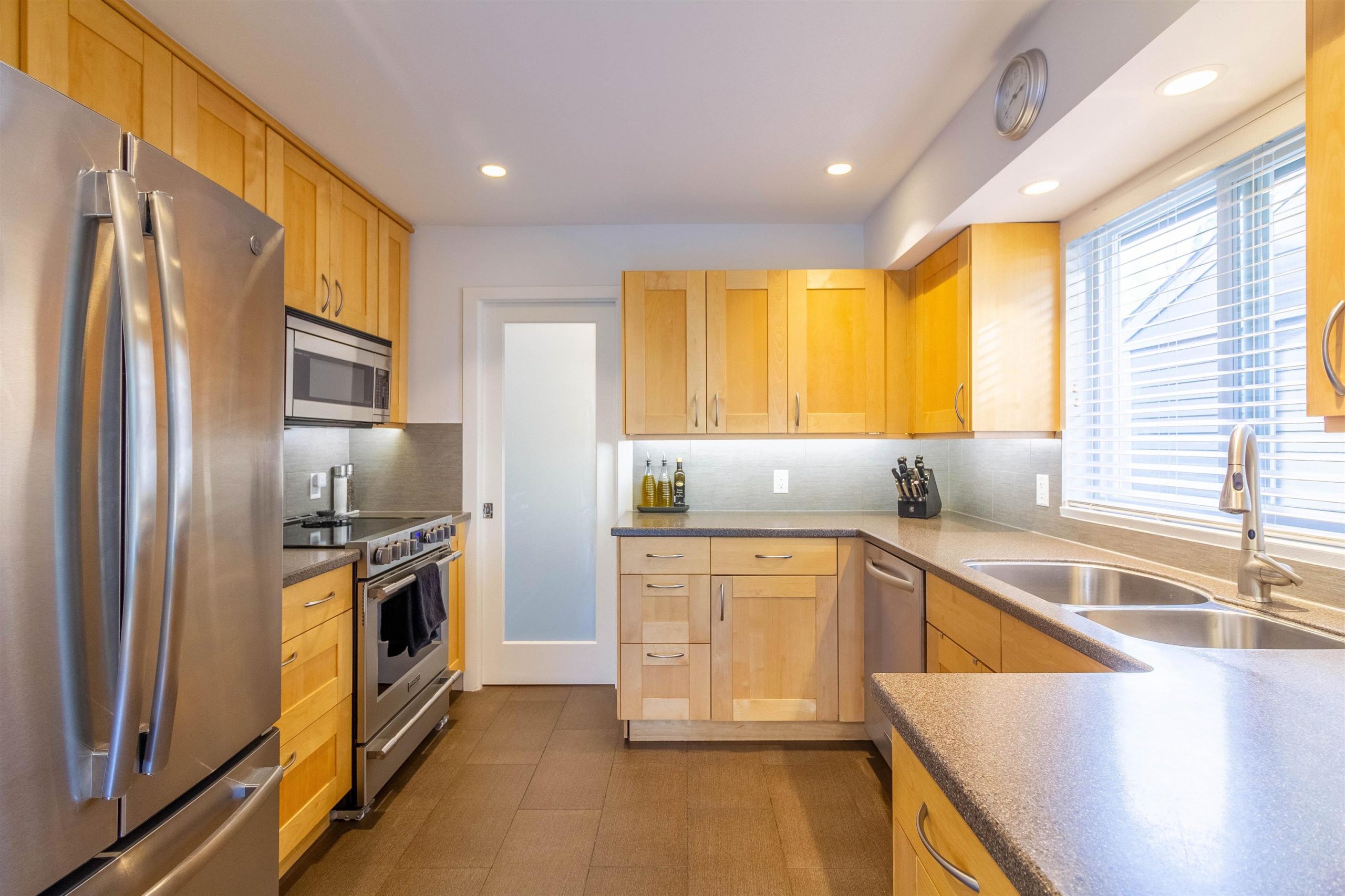 9509 WILLOWLEAF PLACE, BURNABY 10