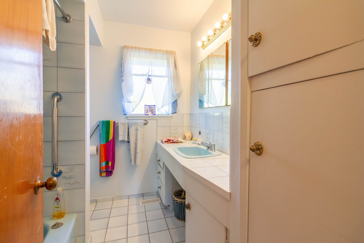 6503 Winch St, Burnaby 11