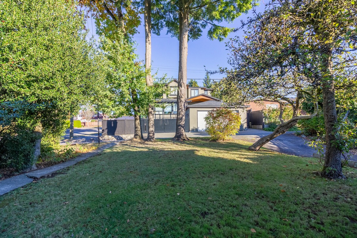 6503 Winch St, Burnaby 22